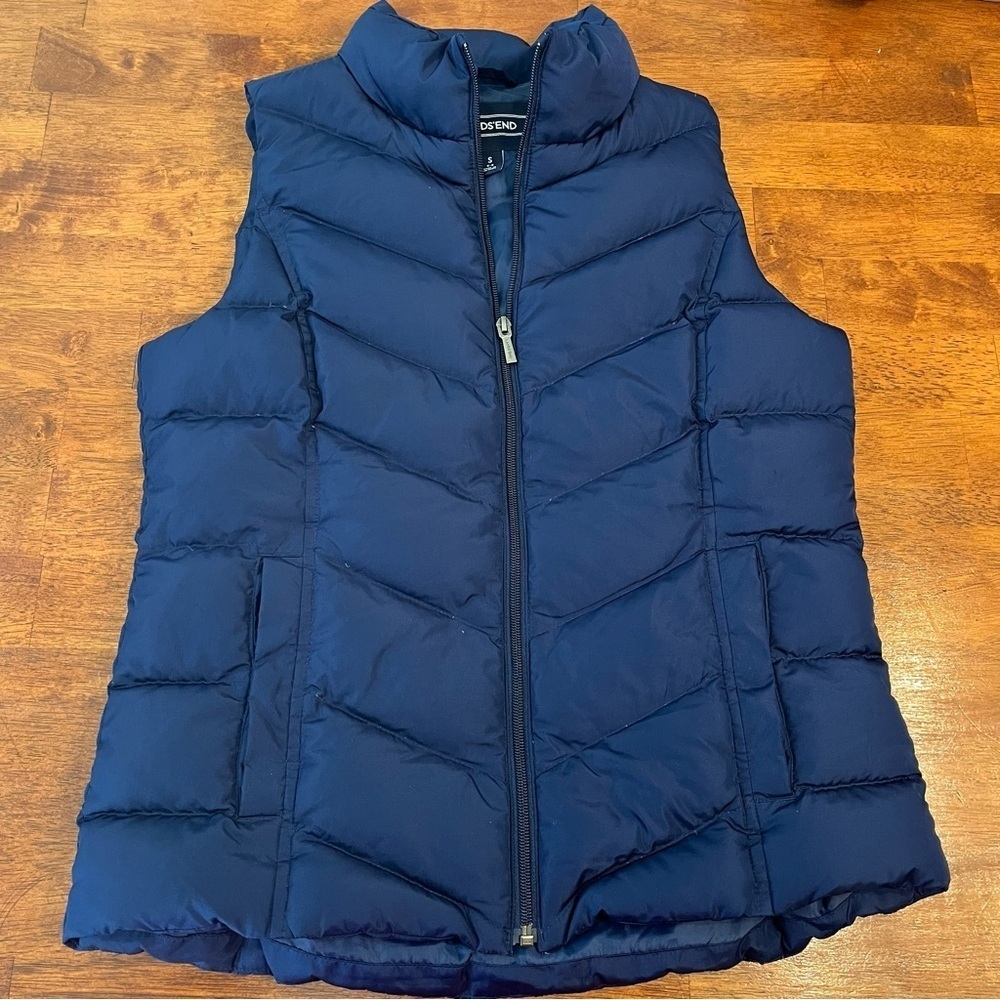 Lands End women’s navy puffer vest down feathers size small 6-8